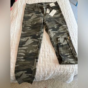 NWT Express Camo Pant - Skinny -  size 2R